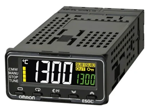 Цифровые температурные контроллеры Omron E5GC-QX1A6M-000