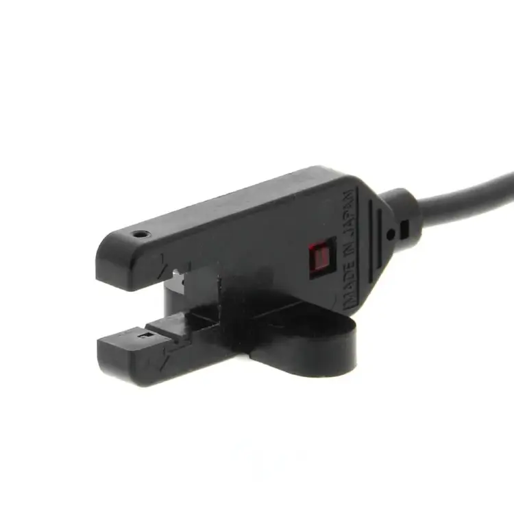 Миниатюрные щелевые датчики Omron EE-SX772P